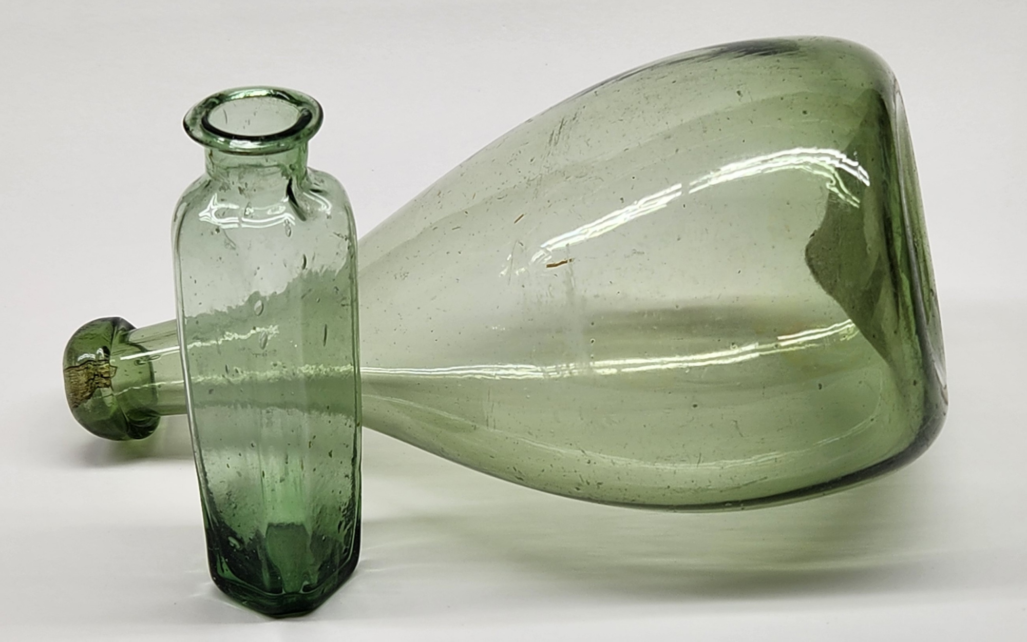 18th Century American Mustard Bottle